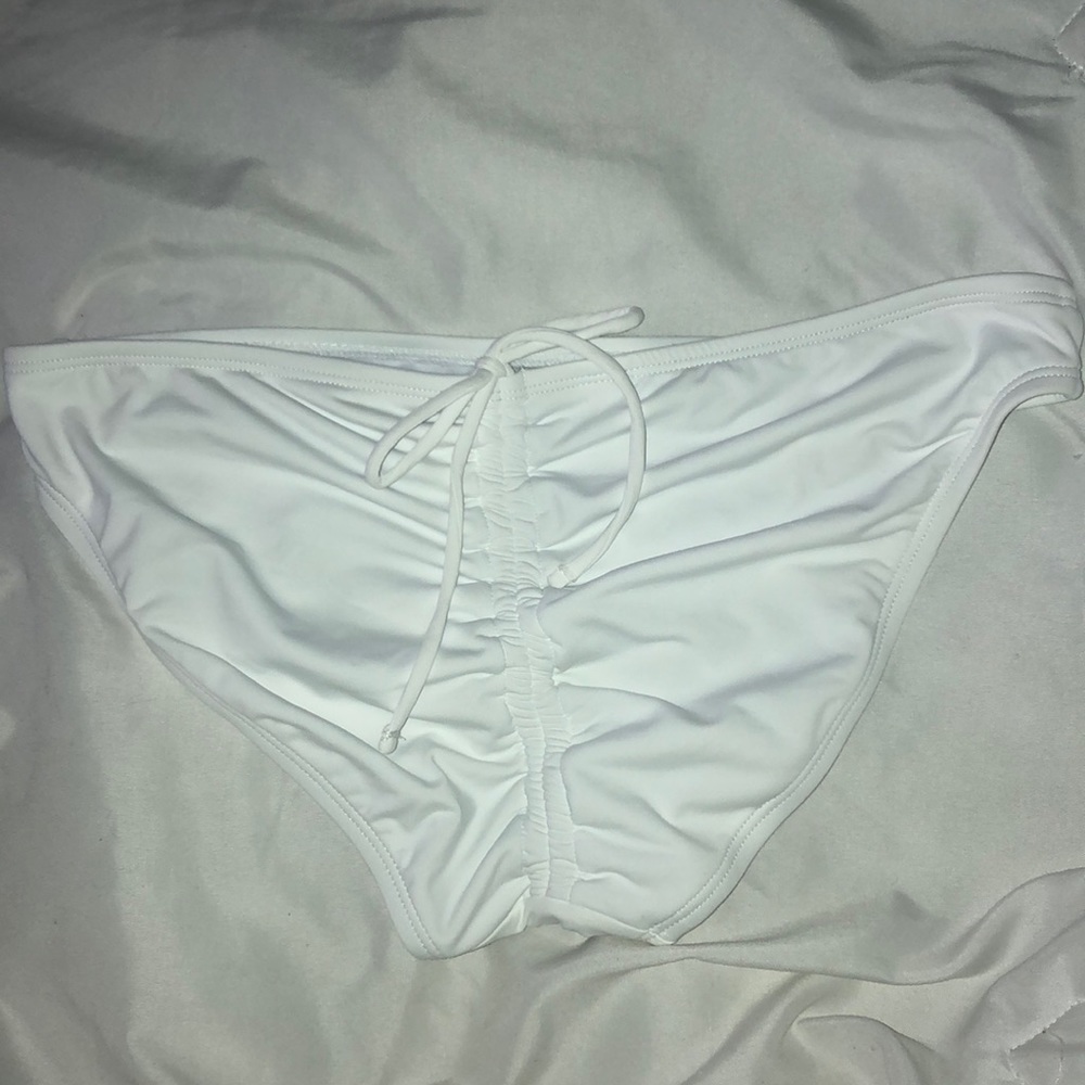 white scrunch bottoms